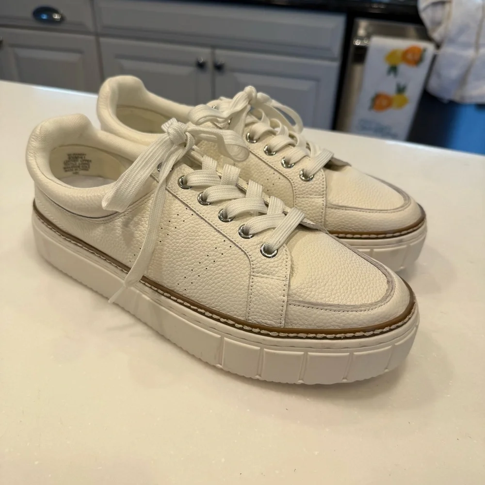 Vince Camuto ”Randay” Women’s Platform Bright White Leather Sneakers Sz 9.5 NEW